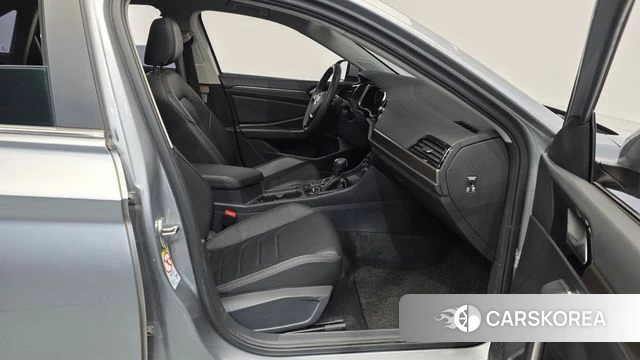 Volkswagen 7th Generation of Jetta 2021 Серебристо-серый из Кореи, фото 2