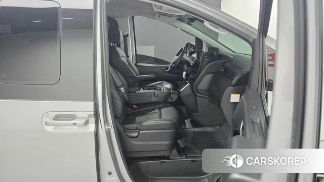 Hyundai Staria 2024 Серебристо-серый из Кореи, фото 2