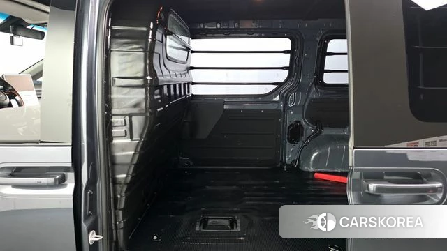Hyundai Staria 2023 Серый из Кореи, фото 2