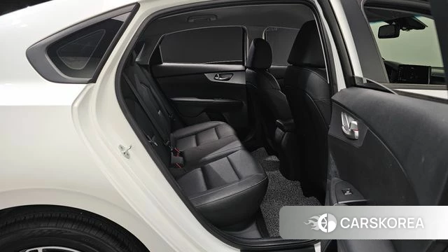 Kia The New K3 2nd generation 2021 Белый из Кореи, фото 2