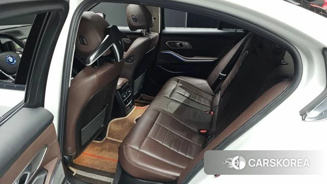 BMW 3 Series (G20) 2020 Белый из Кореи, фото 2