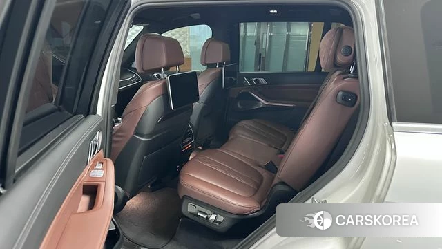 BMW X7 (G07) 2021 Жемчужный цвет из Кореи, фото 2