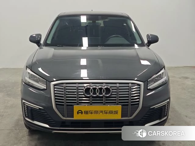 Audi Q2L 2021 Темно-серый из Китая, фото 2