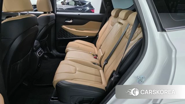 Hyundai The New Santa Fe 2023 Белый из Кореи, фото 2
