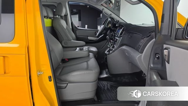 Hyundai The New Grand Starex 2019 Желтый из Кореи, фото 2