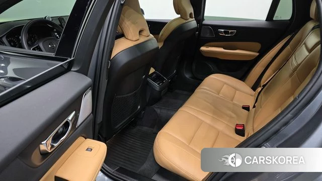 Volvo V60 Cross-Country 2nd Generation 2019 Серый из Кореи, фото 2