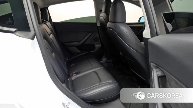 Tesla Model Y 2024 Белый из Кореи, фото 2