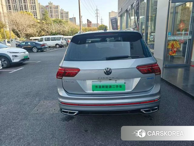 Volkswagen Tiguan L 2022 Темно-серый из Китая, фото 2