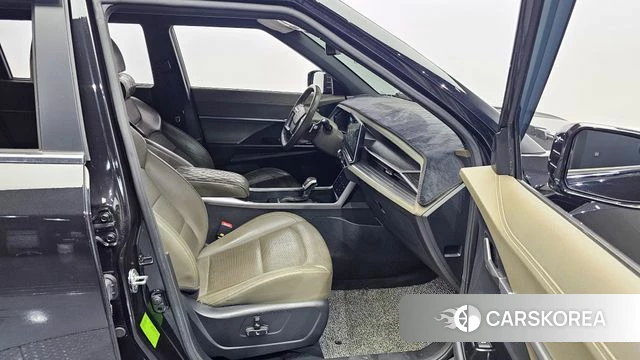 Ssangyong Torres 2023 Черный из Кореи, фото 2