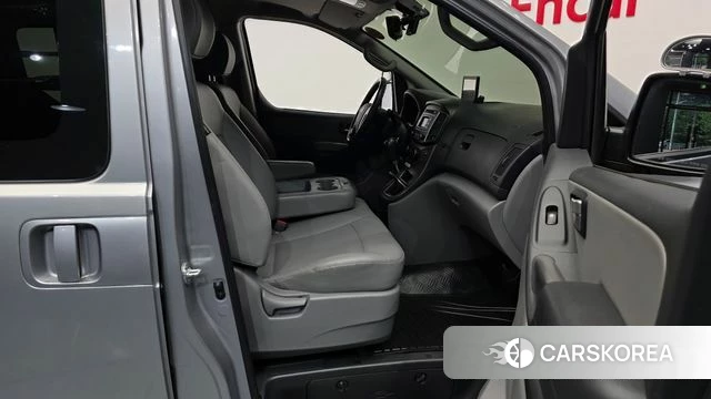Hyundai The New Grand Starex 2021 Серебристо-серый из Кореи, фото 2