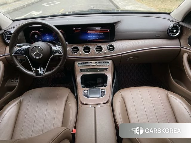 Mercedes-Benz E-Class 2023 Черный из Китая, фото 2