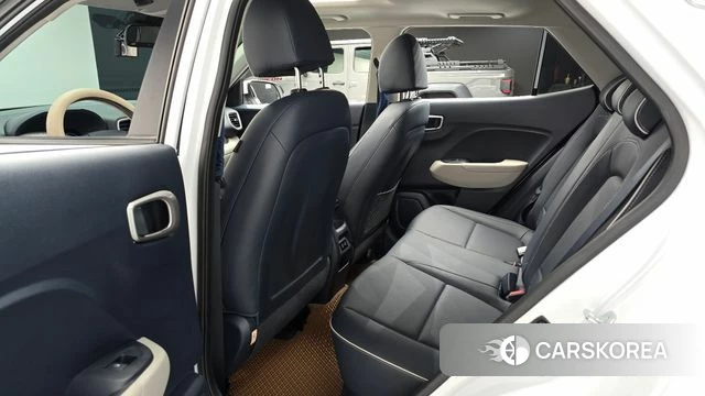 Hyundai Venue 2022 Белый из Кореи, фото 2