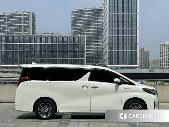Toyota Alphard 2022 Белый из Китая, фото 2