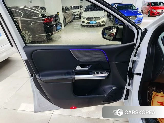 Mercedes-Benz B-class 2022 Белый из Китая, фото 2