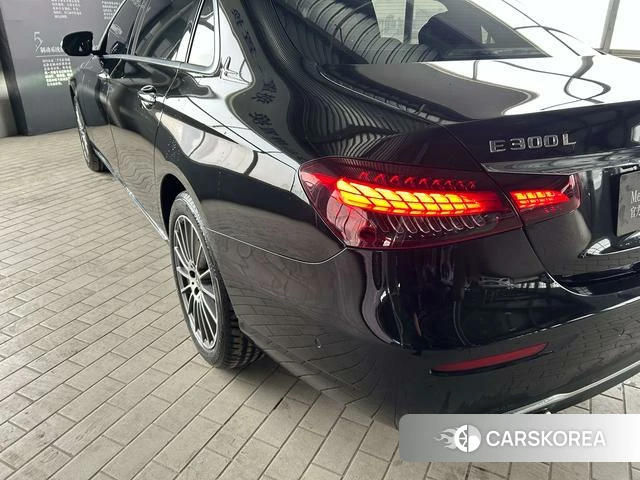 Mercedes-Benz E-Class 2023 Черный из Китая, фото 2