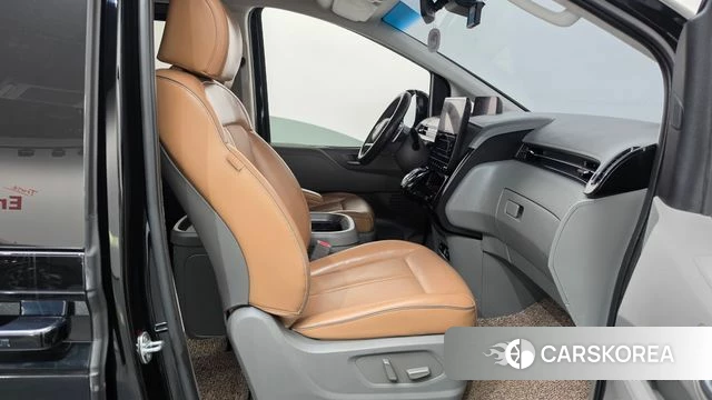 Hyundai Staria 2021 Черный из Кореи, фото 2