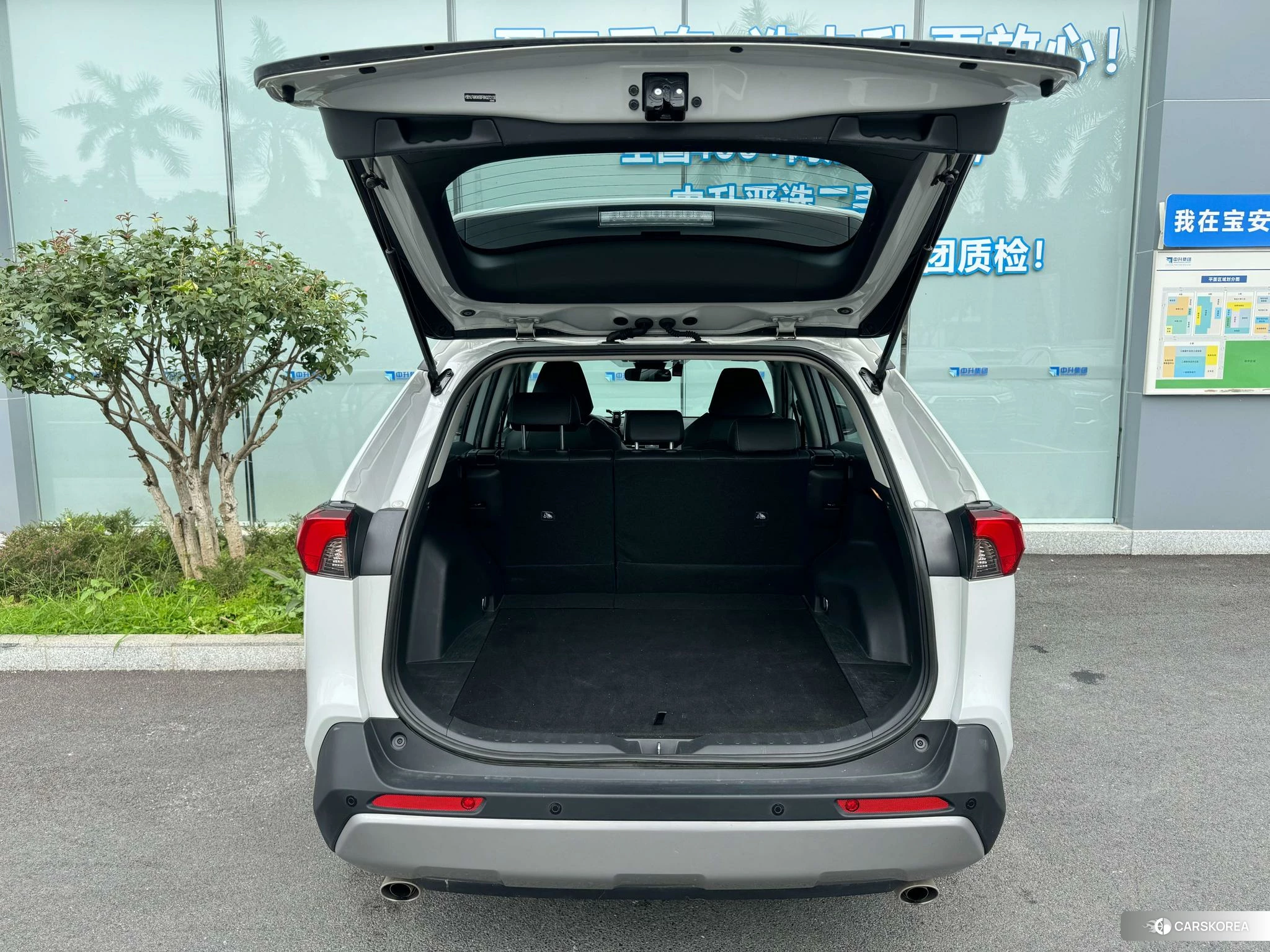 Toyota RAV4 2021 Белый из Китая, фото 2