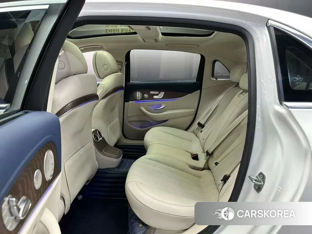 Mercedes-Benz E-Class 2021 Белый из Китая, фото 2