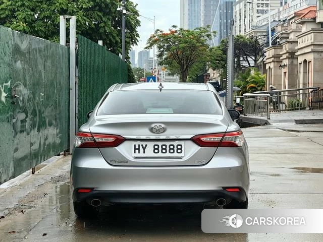 Toyota Camry 2021 Серебристо-серый из Китая, фото 2