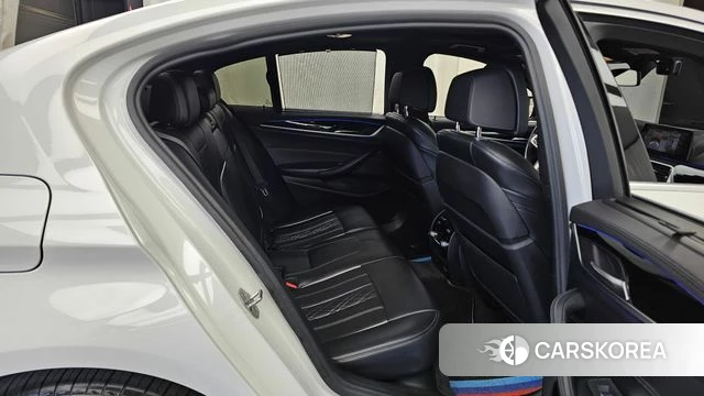 BMW 5 Series (G30) 2019 Белый из Кореи, фото 2