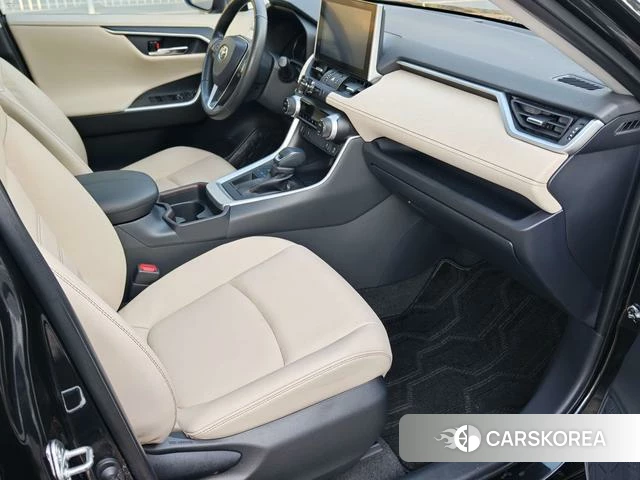 Toyota RAV4 2021 Черный из Китая, фото 2