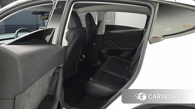 Tesla Model Y 2023 Белый из Кореи, фото 2