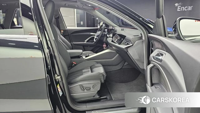 Audi Q5 (80A) 2025 Черный из Кореи, фото 2