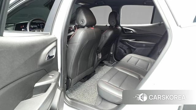Chevrolet (GM Daewoo) Trax Crossover 2023 Белый из Кореи, фото 2