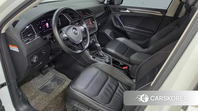 Volkswagen Tiguan second Generation 2020 Белый из Кореи, фото 2