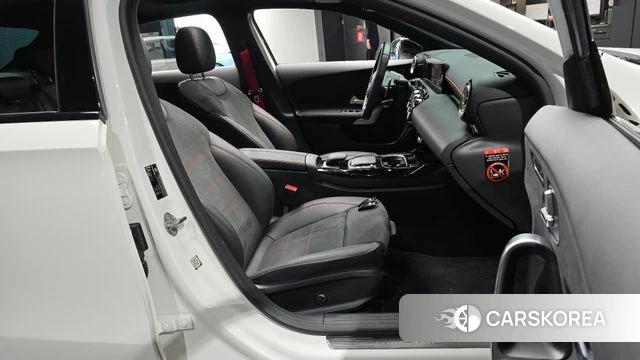 Mercedes-Benz A-Class W177 2022 Белый из Кореи, фото 2