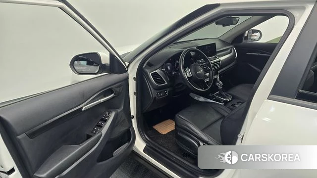 Kia Seltos 2022 Белый из Кореи, фото 2