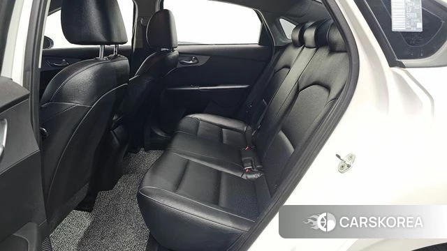 Kia The New K3 2nd generation 2021 Белый из Кореи, фото 2