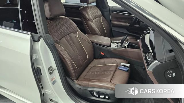 BMW 6 Series GT (G32) 2023 Белый из Кореи, фото 2