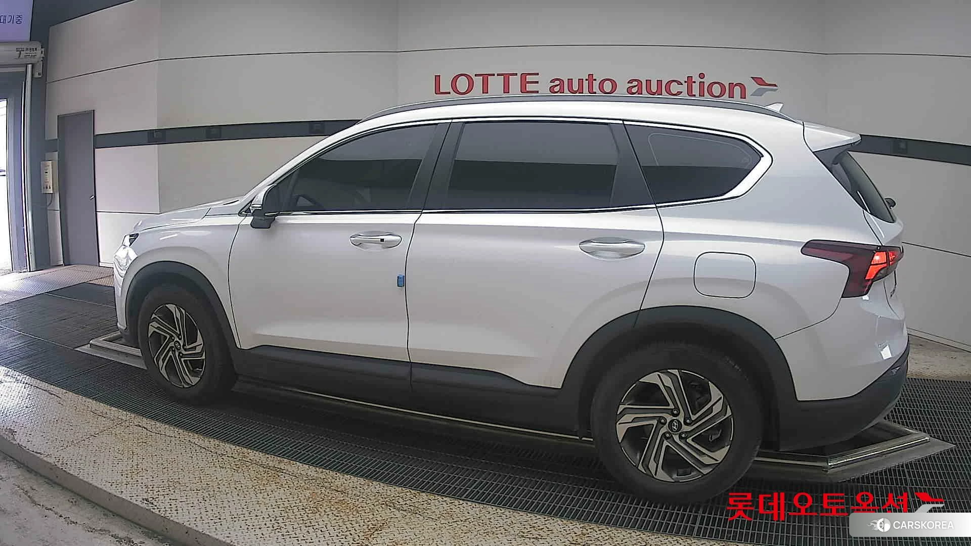 Hyundai Santa Fe 2022 Белый из Кореи, фото 2