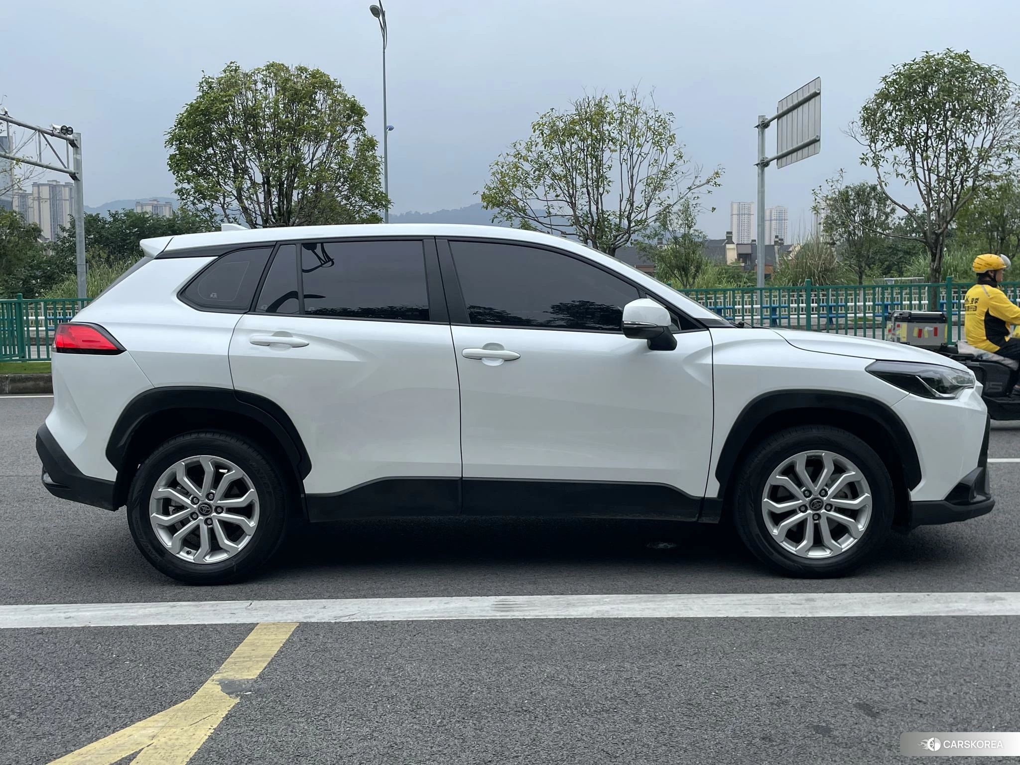 Toyota Frontlander 2022 Белый из Китая, фото 2