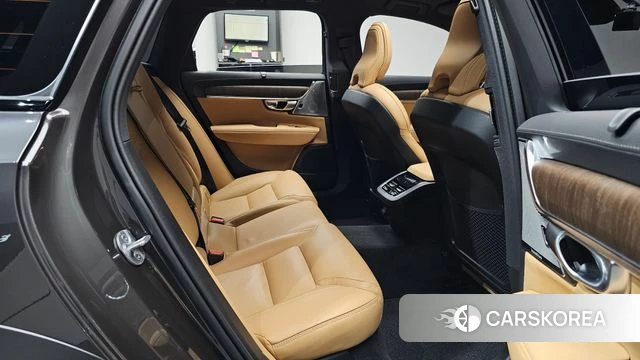 Volvo V90 Cross-Country 2024 Коричневый из Кореи, фото 2