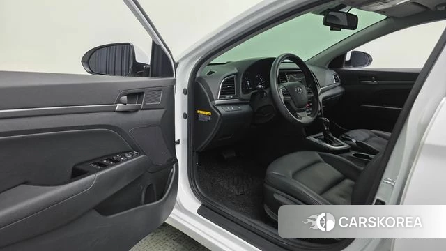 Hyundai Avante AD 2018 Белый из Кореи, фото 2
