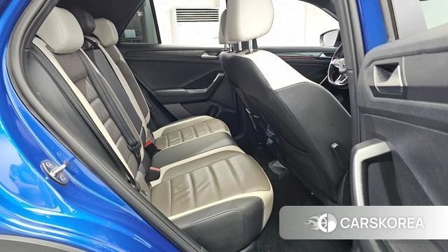 Volkswagen T-Roc 2022 Синий из Кореи, фото 2