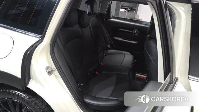 Mini Cooper Clubman 2021 Жемчужный цвет из Кореи, фото 2