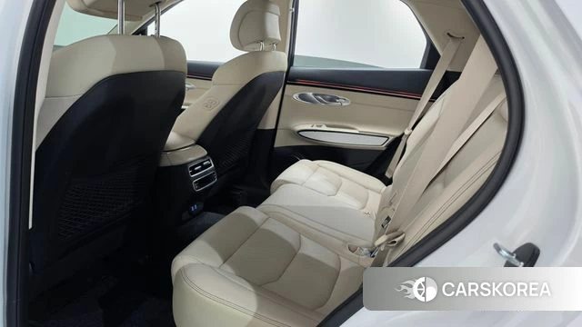 Genesis GV70 2024 Белый из Кореи, фото 2