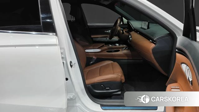 Genesis GV70 2022 Белый из Кореи, фото 2