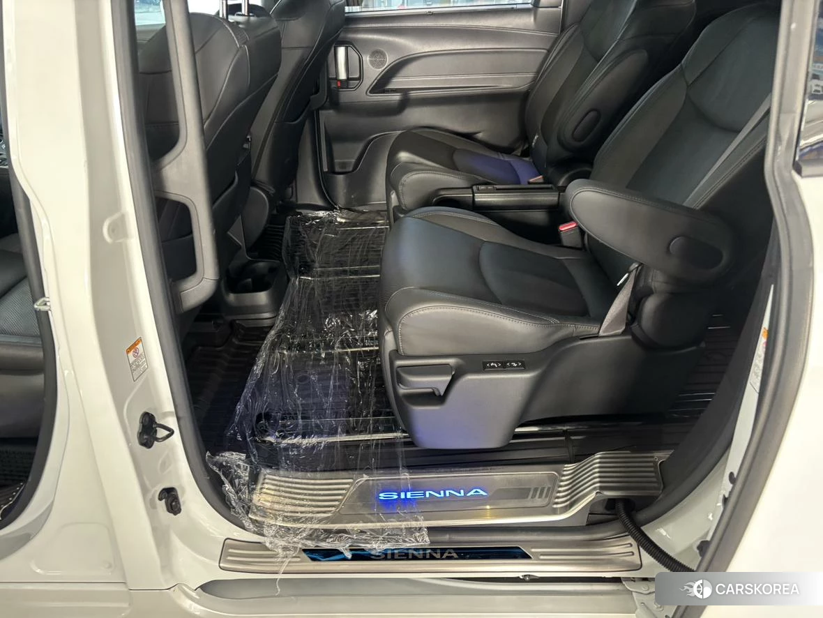 Toyota Sienna 2021 Белый из Китая, фото 2
