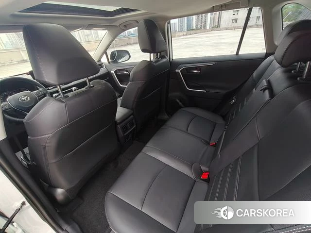 Toyota RAV4 2021 Белый из Китая, фото 2