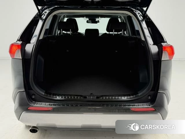 Toyota RAV4 2022 Черный из Китая, фото 2
