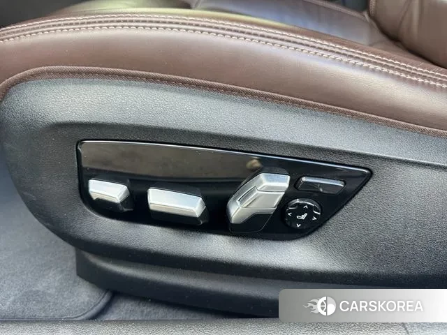 BMW 5 Series (G30) 2020 Белый из Кореи, фото 2