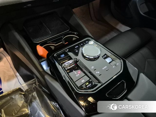 BMW i5 (G60) 2025 Черный из Кореи, фото 2
