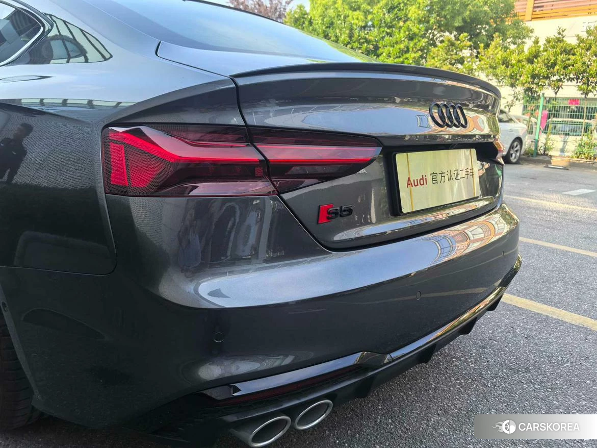 Audi S5 2023 Темно-серый из Китая, фото 2