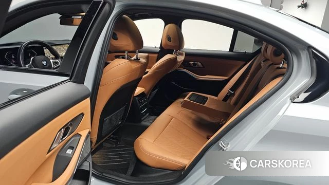 BMW 3 Series (G20) 2023 Серебристо-серый из Кореи, фото 2
