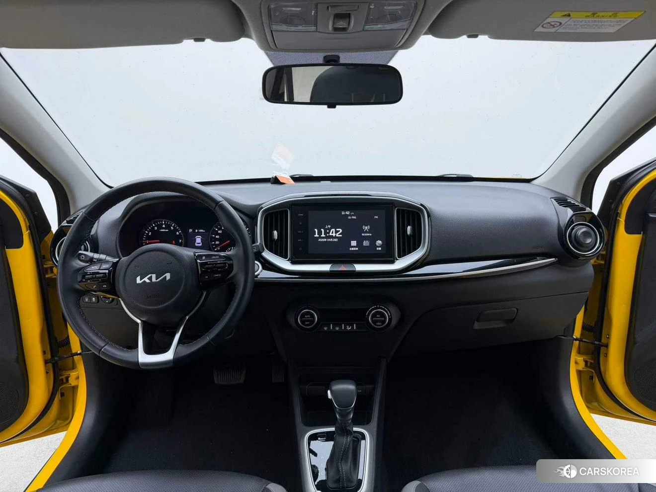Kia KX1 2021 Желтый из Китая, фото 2