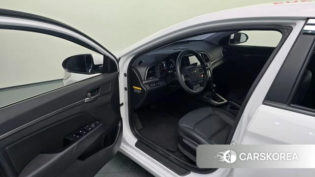 Hyundai Avante AD 2018 Белый из Кореи, фото 2